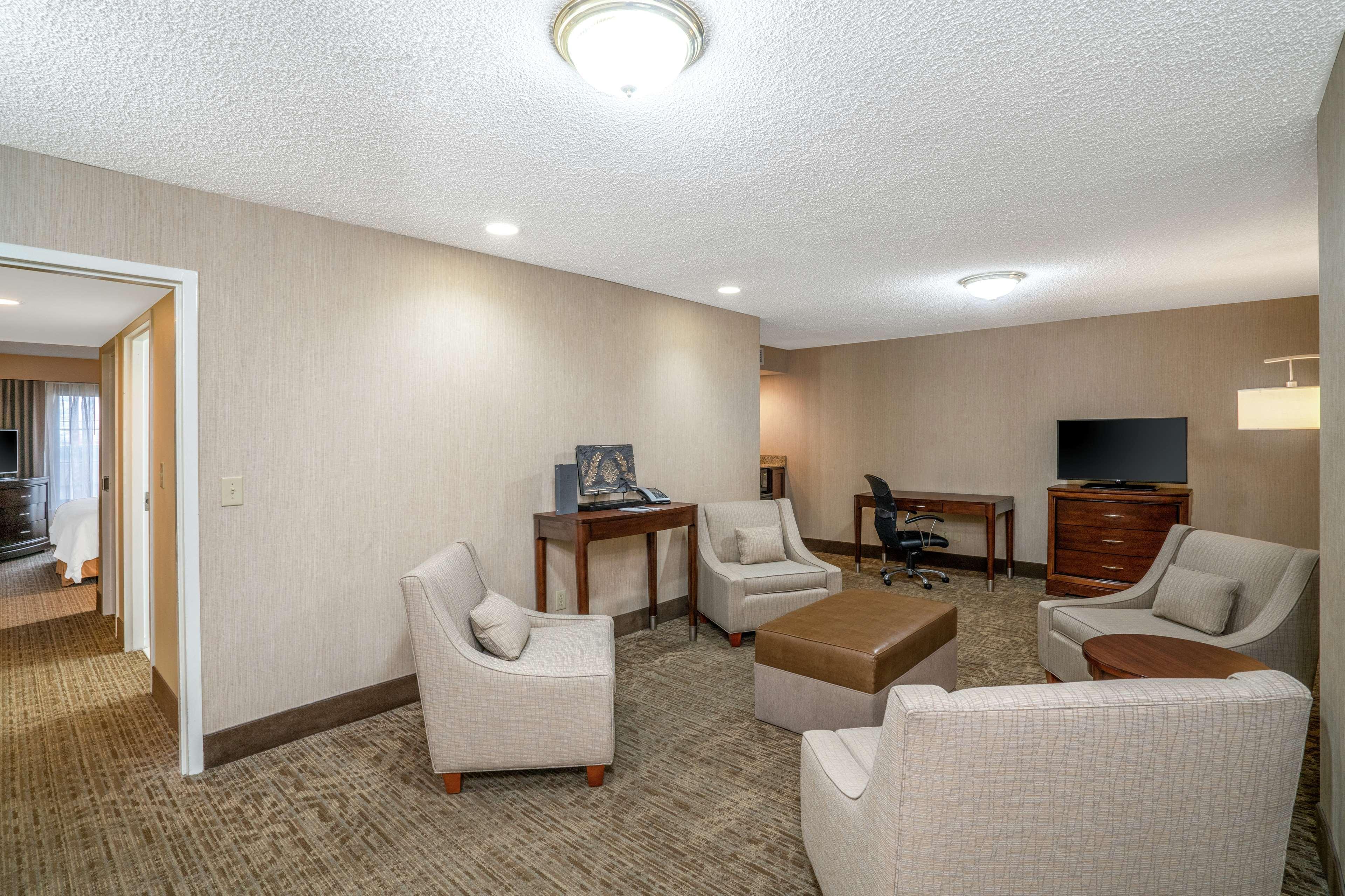 Embassy Suites Nashville - At Vanderbilt Екстер'єр фото