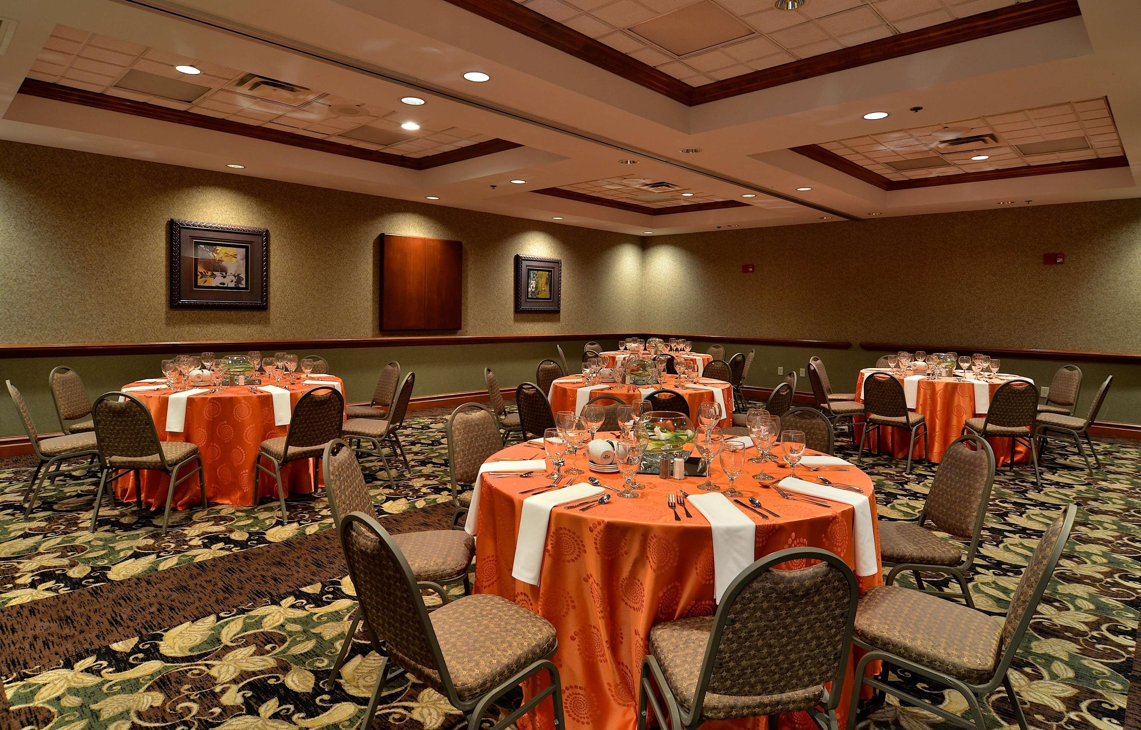 Embassy Suites Nashville - At Vanderbilt Екстер'єр фото
