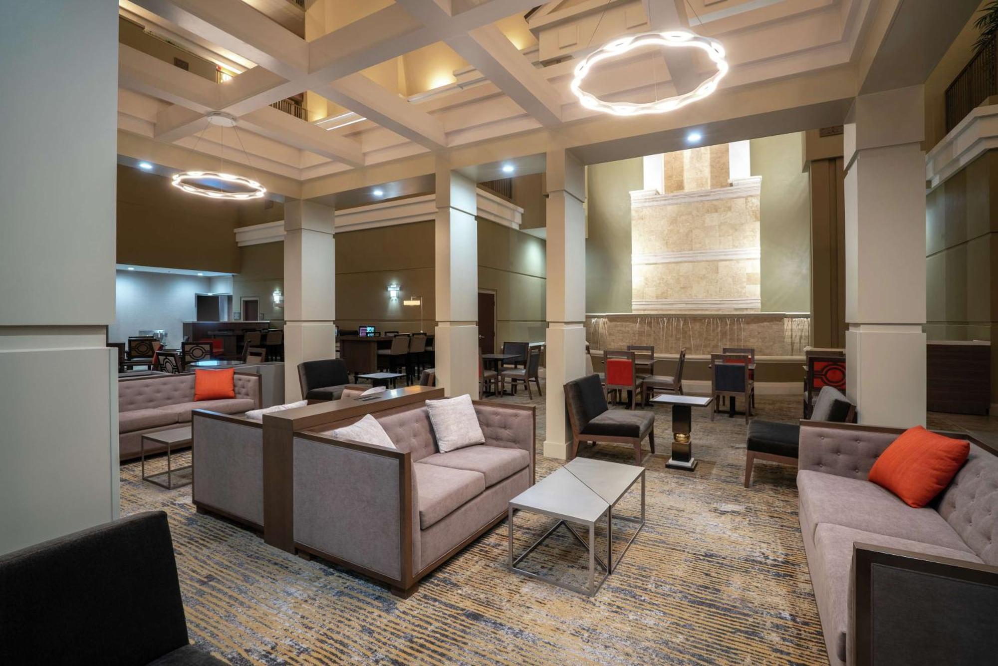 Embassy Suites Nashville - At Vanderbilt Екстер'єр фото